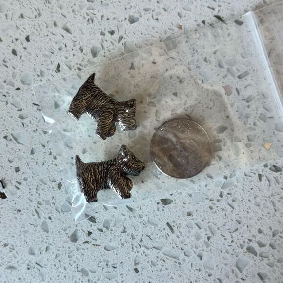 2 Vintage 90s Scottie Dog Danforth Pewter Button Charm 1992 Retired Terrier - Picture 9 of 9